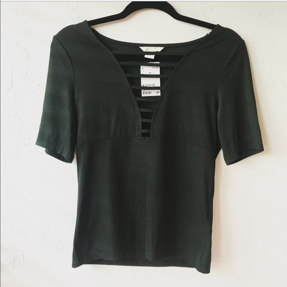 fall pick BNWT-green open plunge top -stretch M